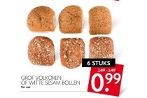 grof volkoren of witte sesam bollen