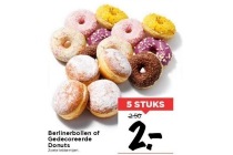 berlinerbollen of gedecoreerde donuts