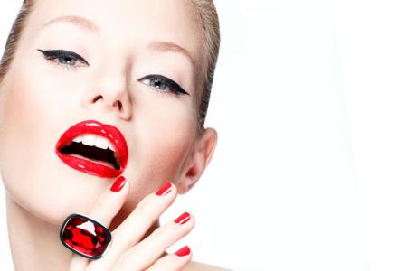 bak Buitenland vuurwerk 40% korting op alle lipstick en lipgloss bij ICI Paris XL - Beste.nl