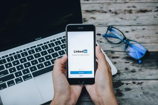 Van connectieverzoek tot kopregel: hoe kun je effectief netwerken op LinkedIn?