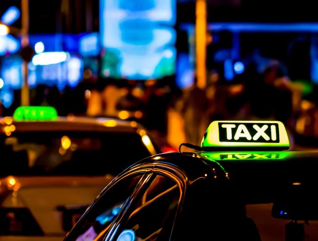 Taxibedrijven onder de loep: wat zijn belangrijke factoren voor een geslaagde taxirit?