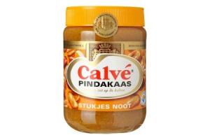 calve pindakaas met stukjes noot