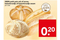 deen petit pain wit of tarwe kaiserbroodje of kaiserbroodje sesam