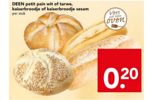 deen petit pain wit of tarwe kaiserbroodje of kaiserbroodje sesam
