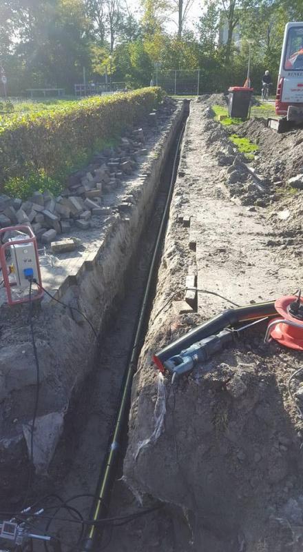 Stukje sleuf graven voor nieuwe PE Gasleiding