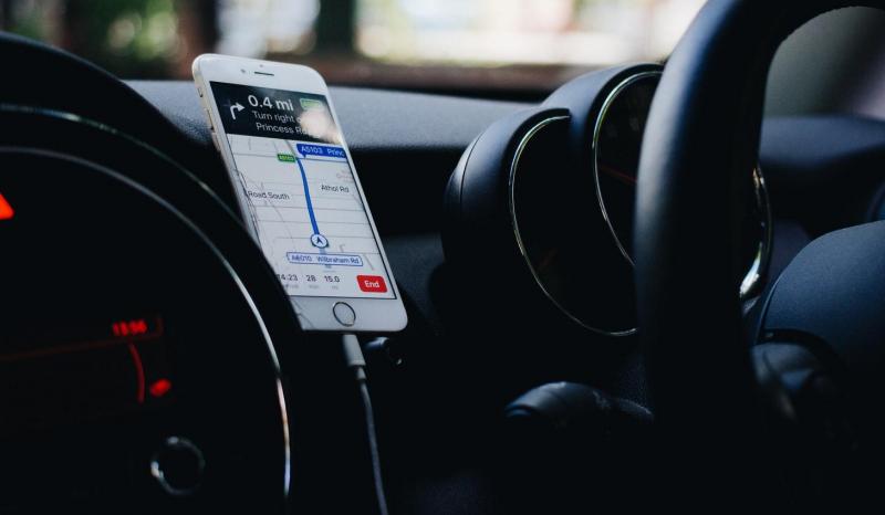 Een taxi bestelt u eenvoudig per telefoon, dus u bent snel op uw bestemming.